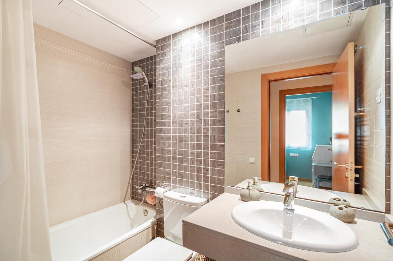 Forum Beach 2 And Pool Apartment Barcelona Sant Adrià de Besòs Extérieur photo